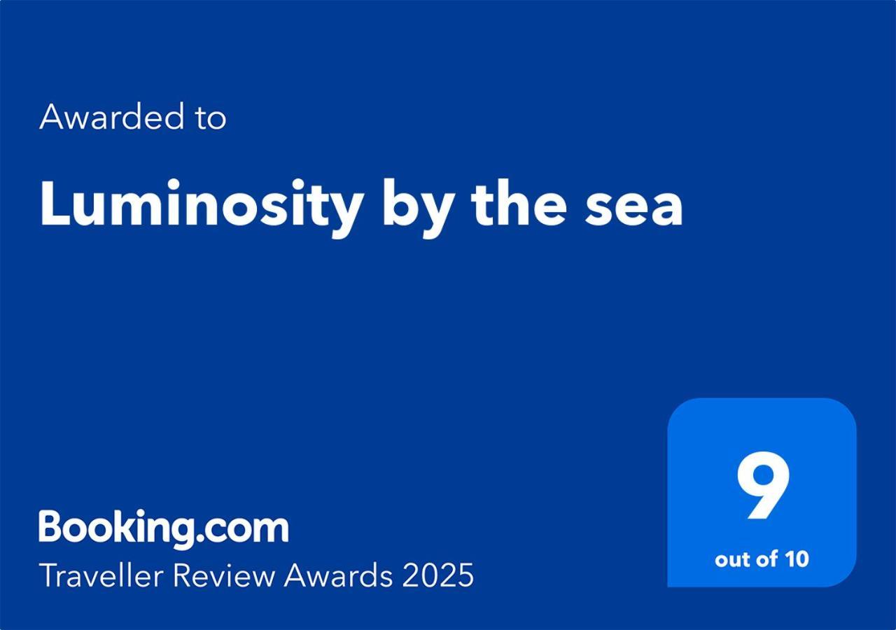 شقة Luminosity By The Sea كالامْبْروني المظهر الخارجي الصورة